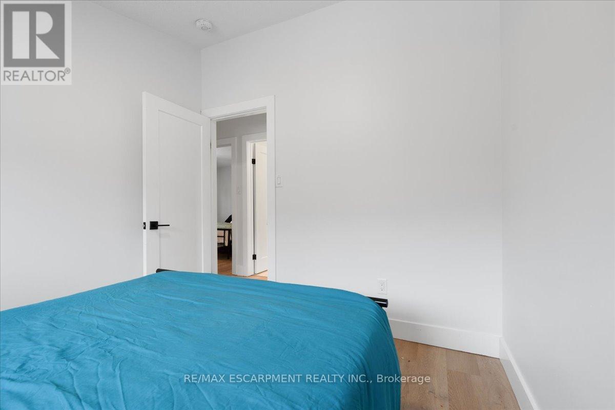 37 LILACSIDE DRIVE - 12