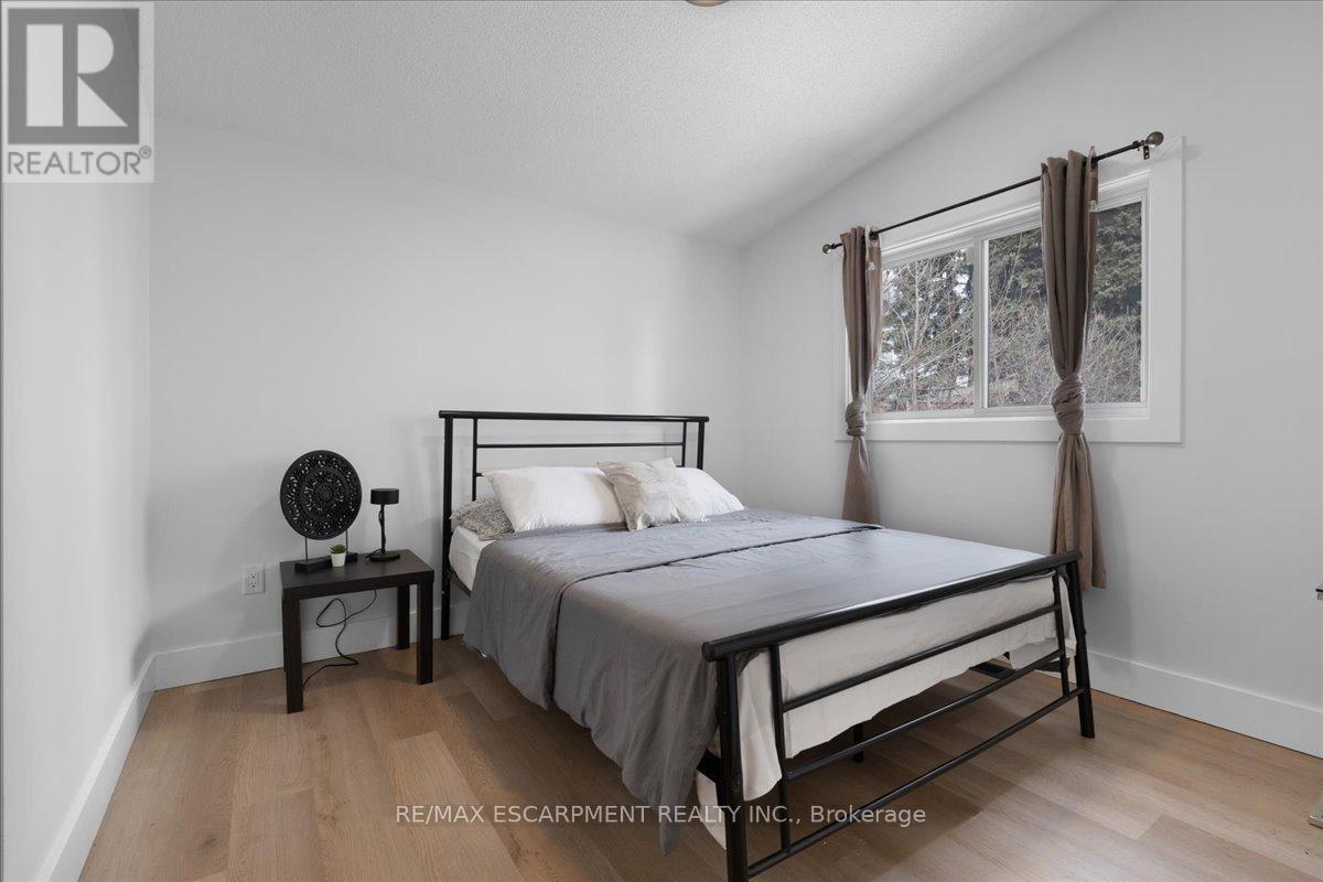 37 LILACSIDE DRIVE - 14