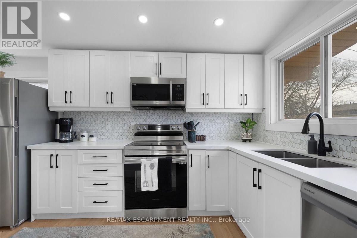 37 LILACSIDE DRIVE - 6