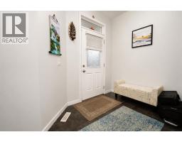 146 Skyview Point Crescent NE - photo 4