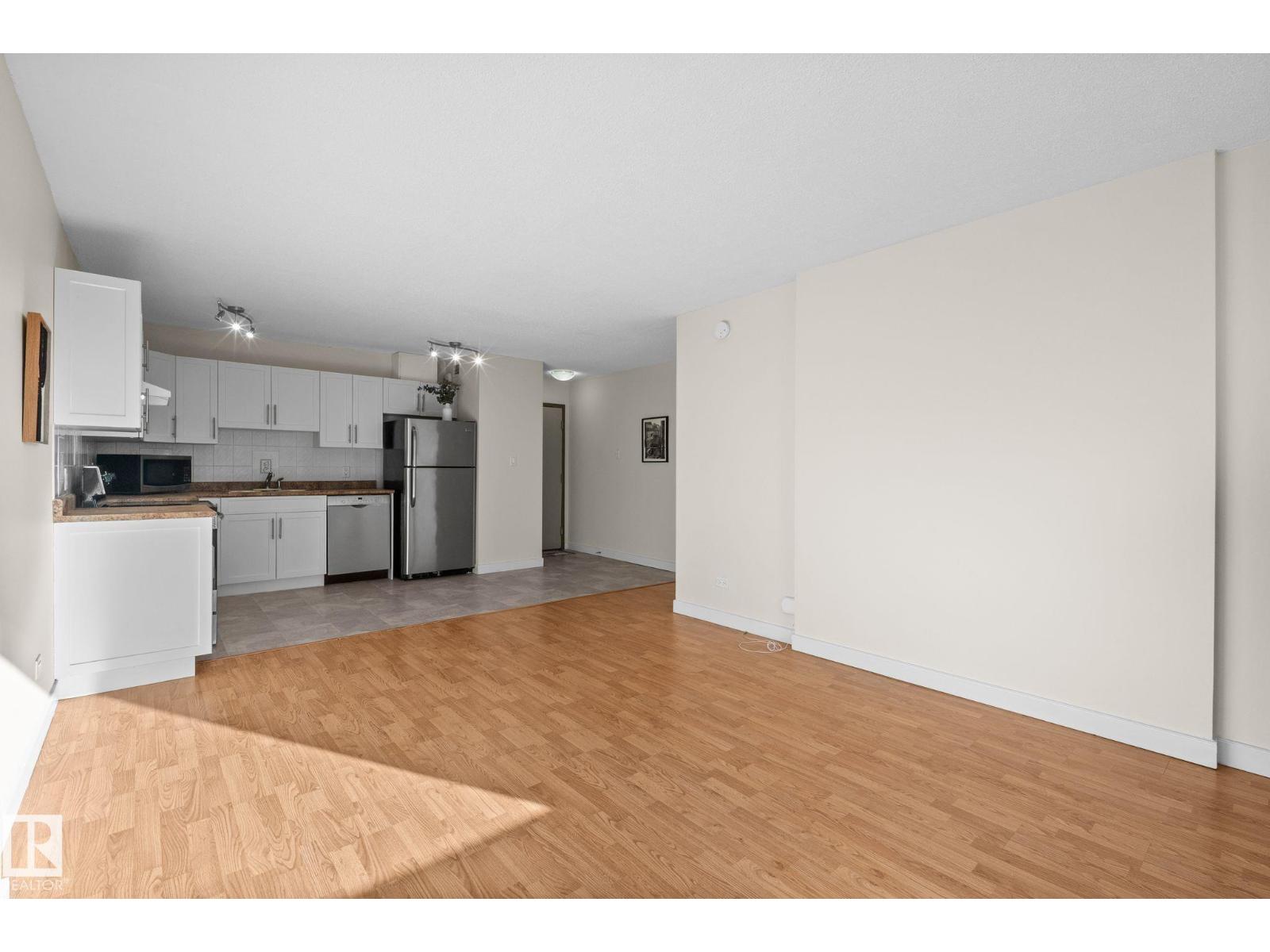 #1210 9710 105 ST NW - 12