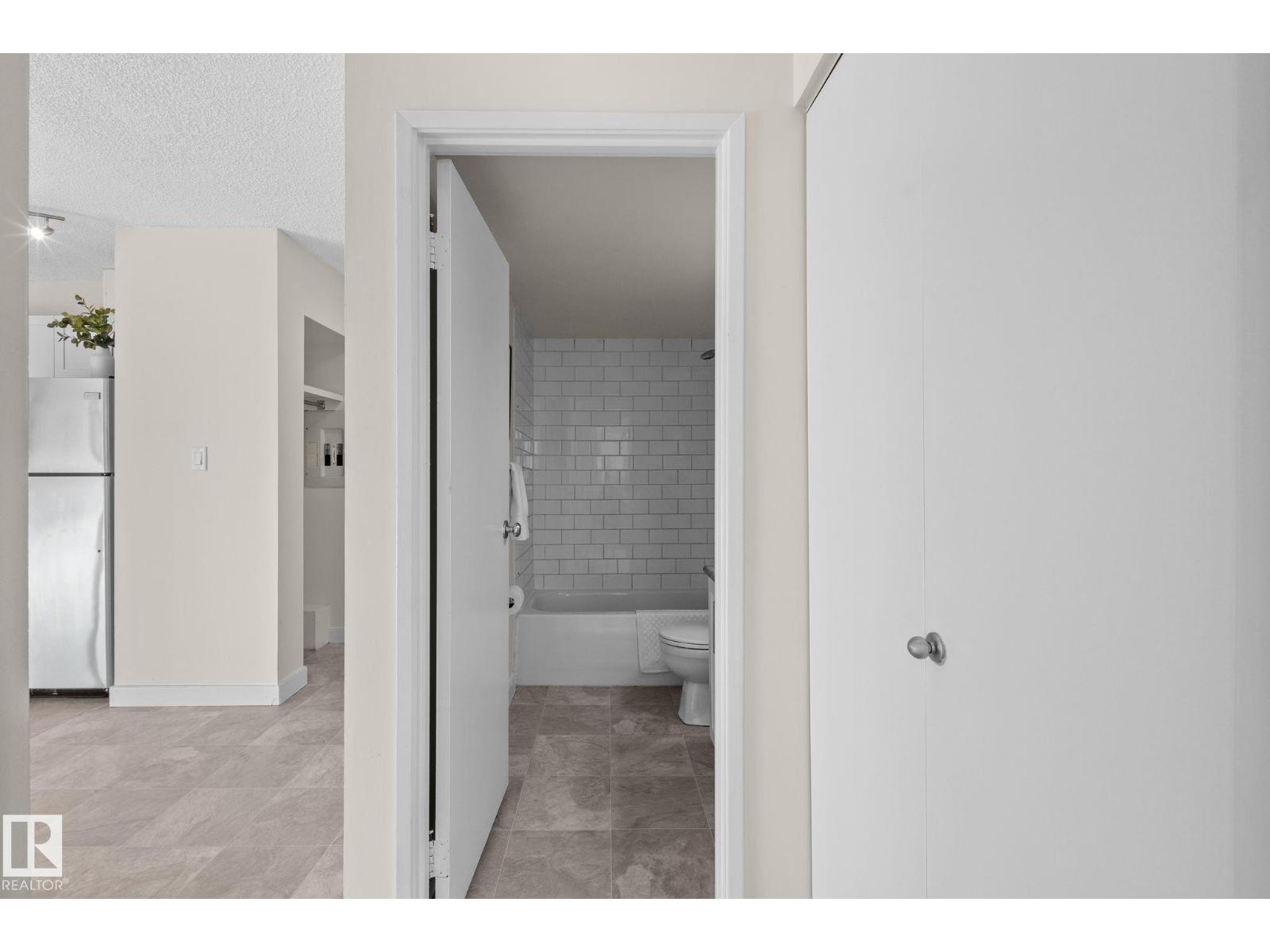 #1210 9710 105 ST NW - Image 17