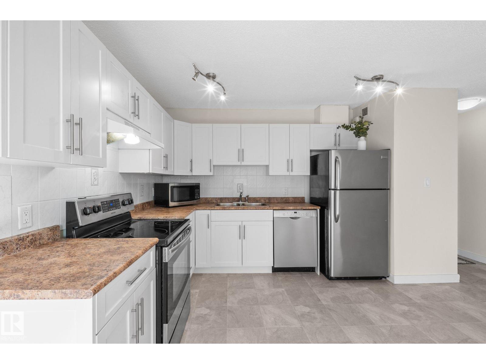#1210 9710 105 ST NW - 4