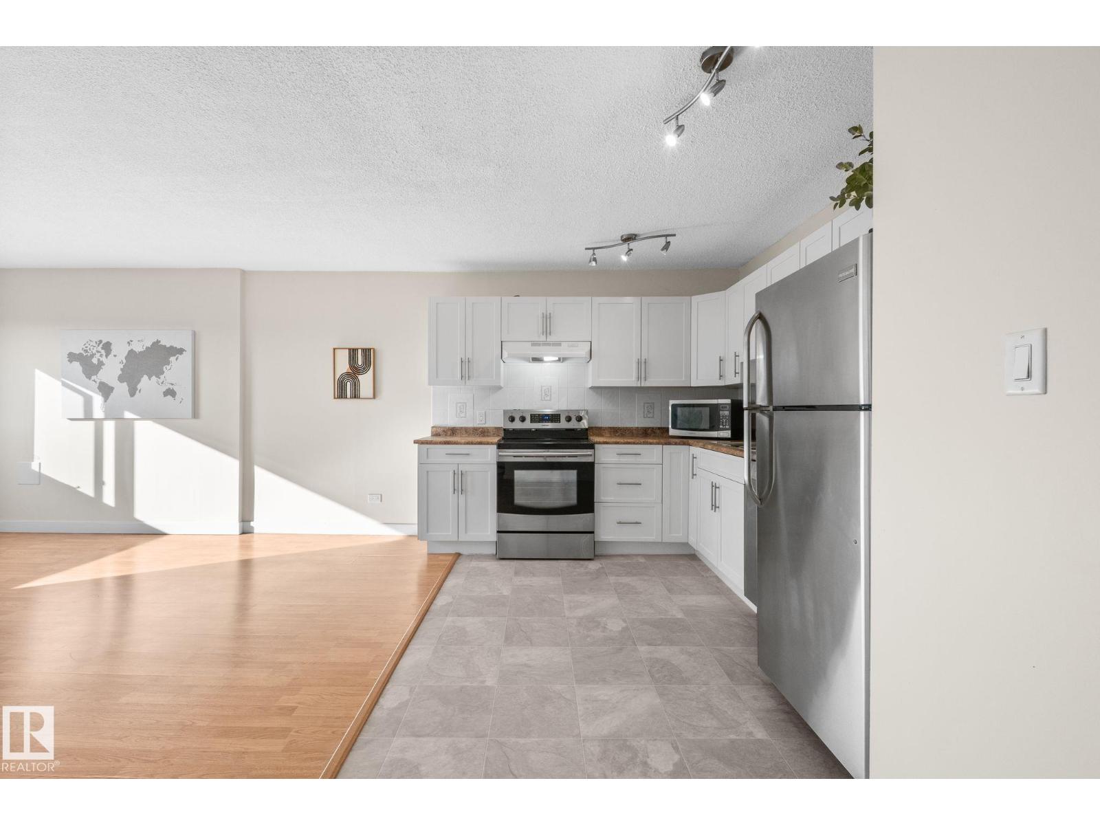 #1210 9710 105 ST NW - 5