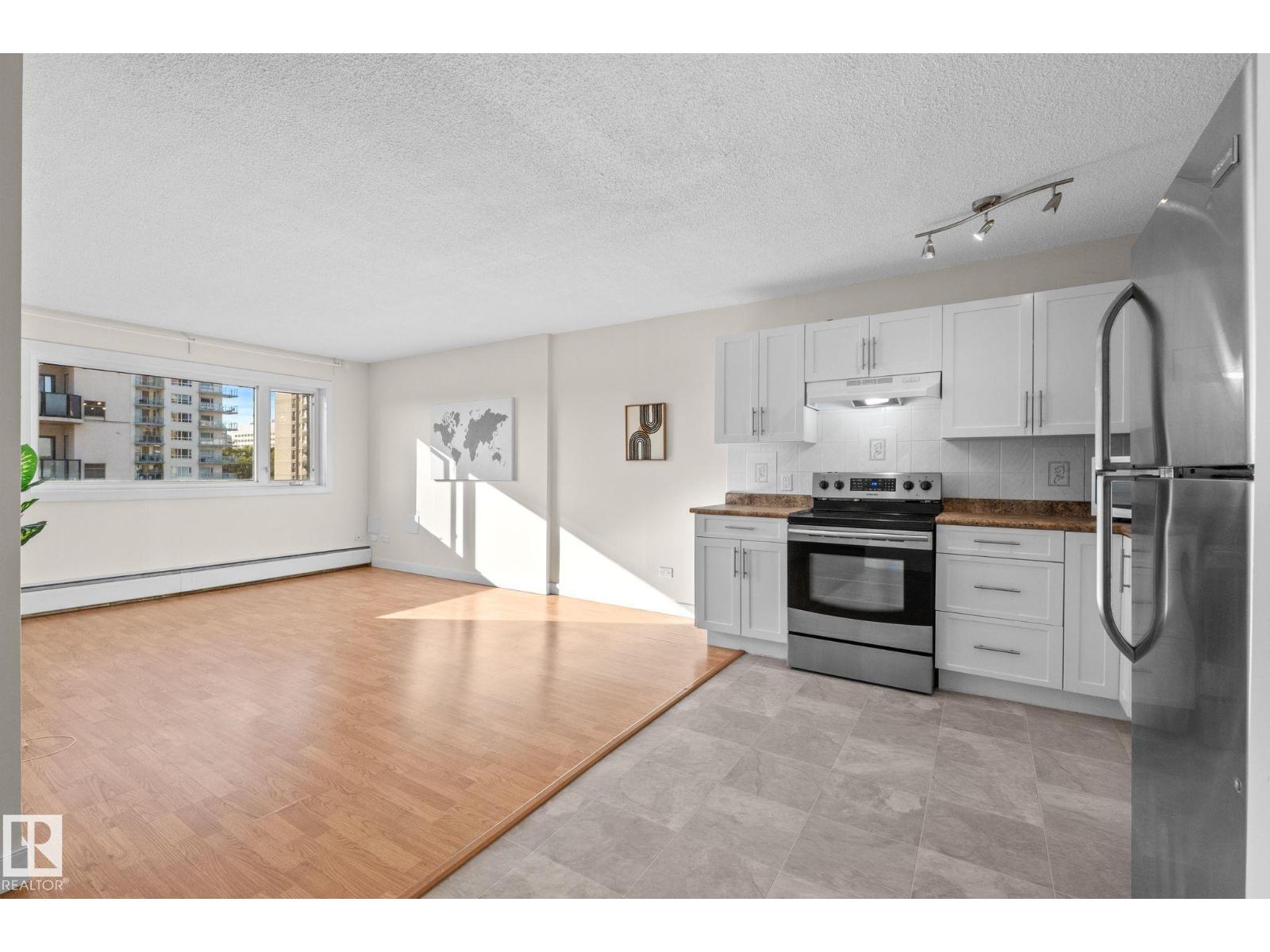 #1210 9710 105 ST NW - 7