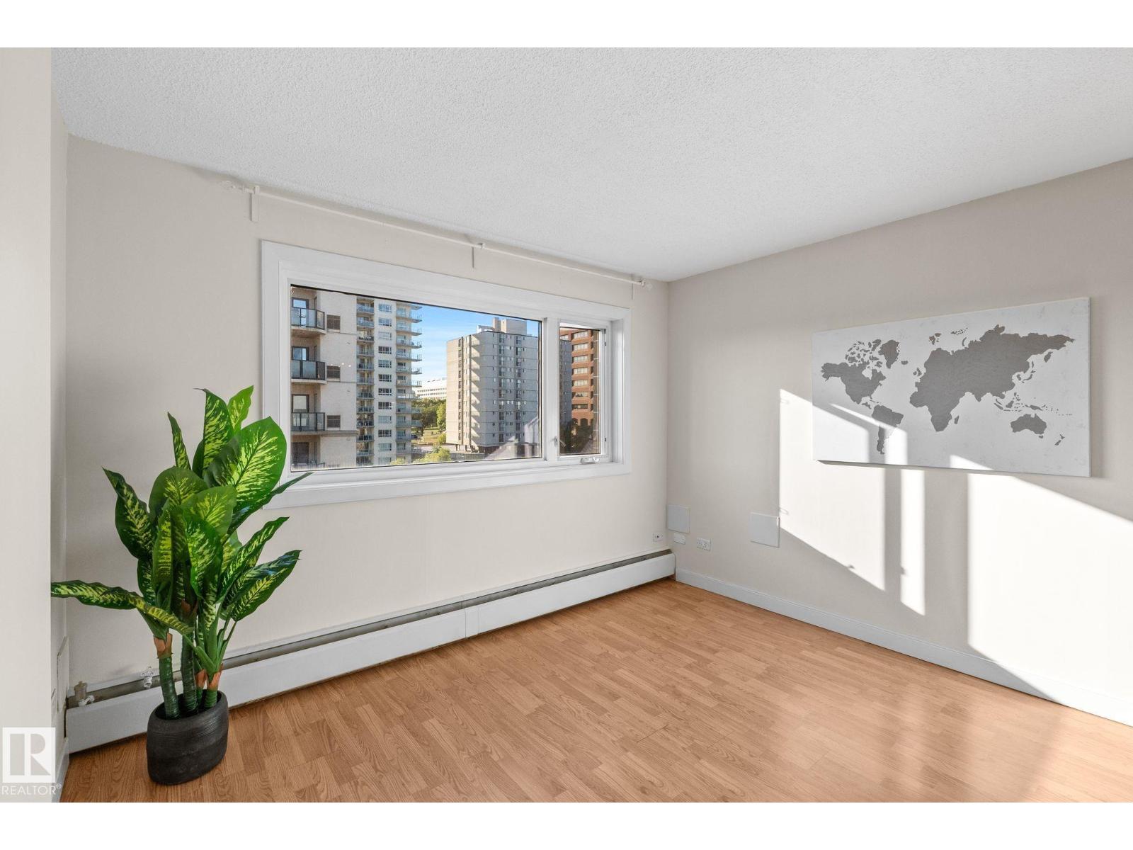 #1210 9710 105 ST NW - 8