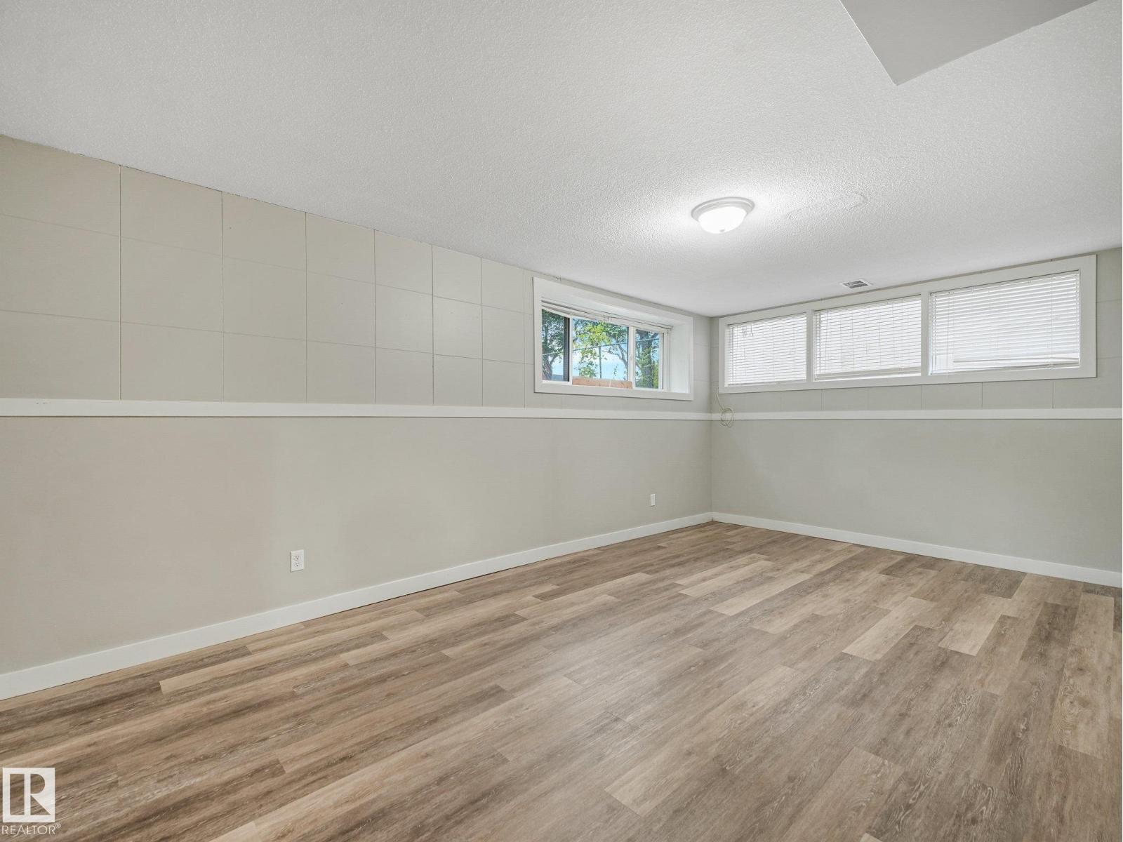 12823 125 ST NW - 32