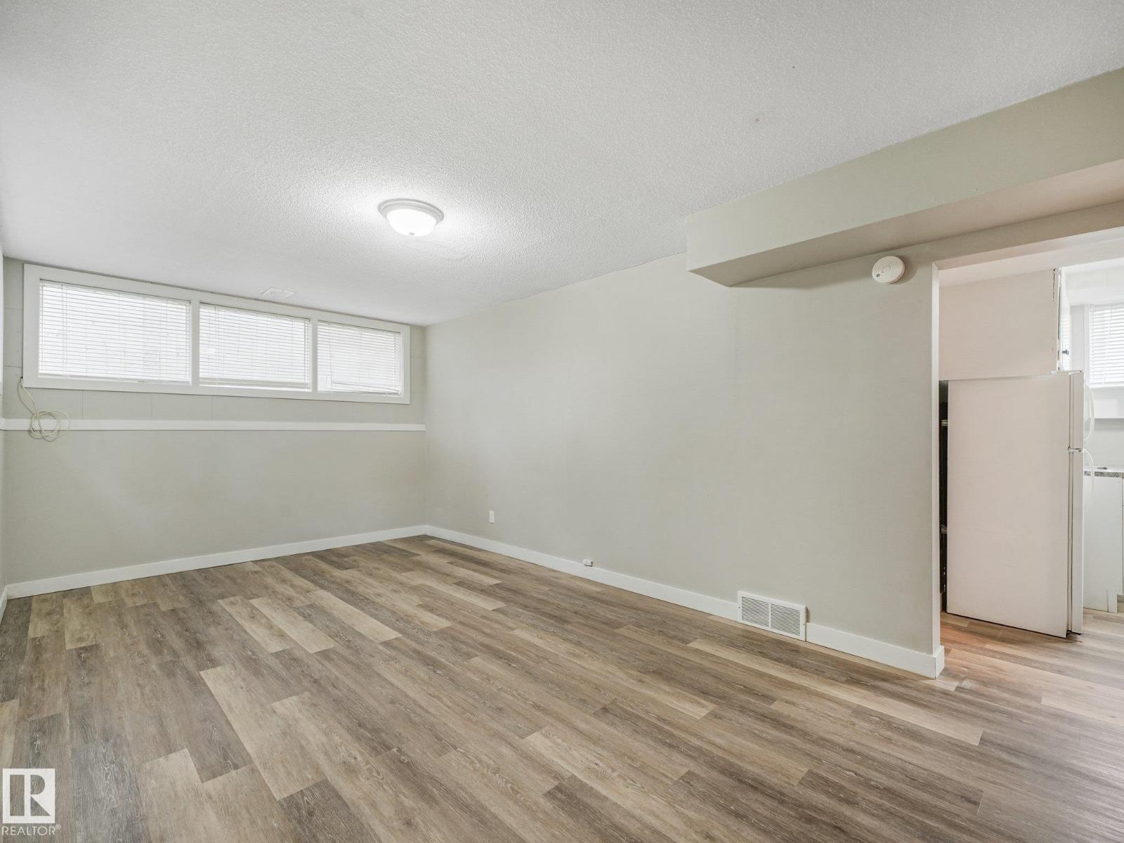 12823 125 ST NW - 33