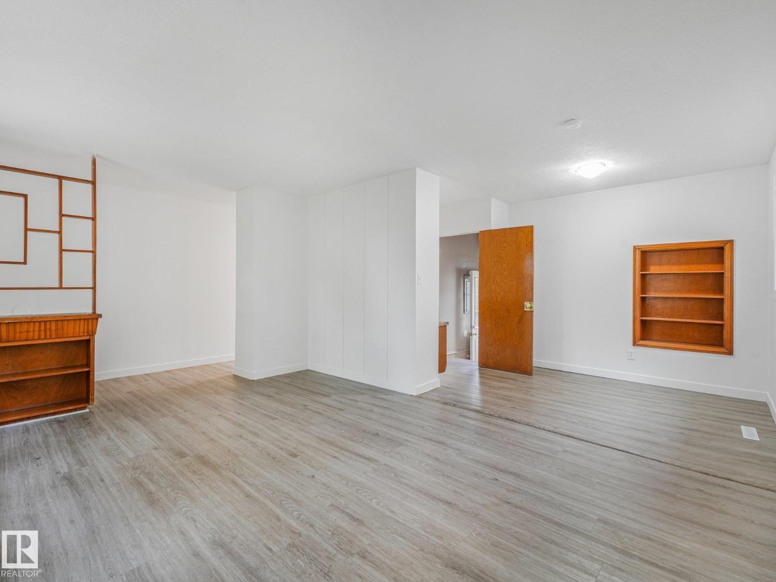 12823 125 ST NW - 8