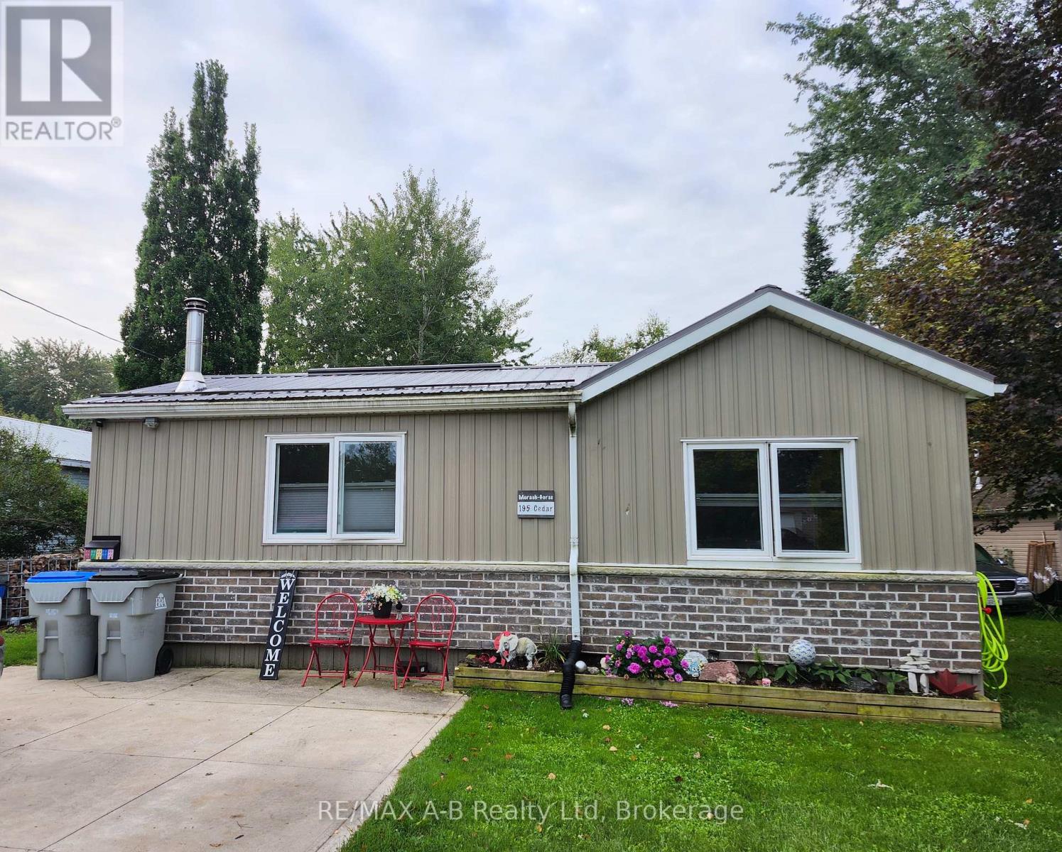 195 CEDAR ROAD, Perth East (Crystal Lake)