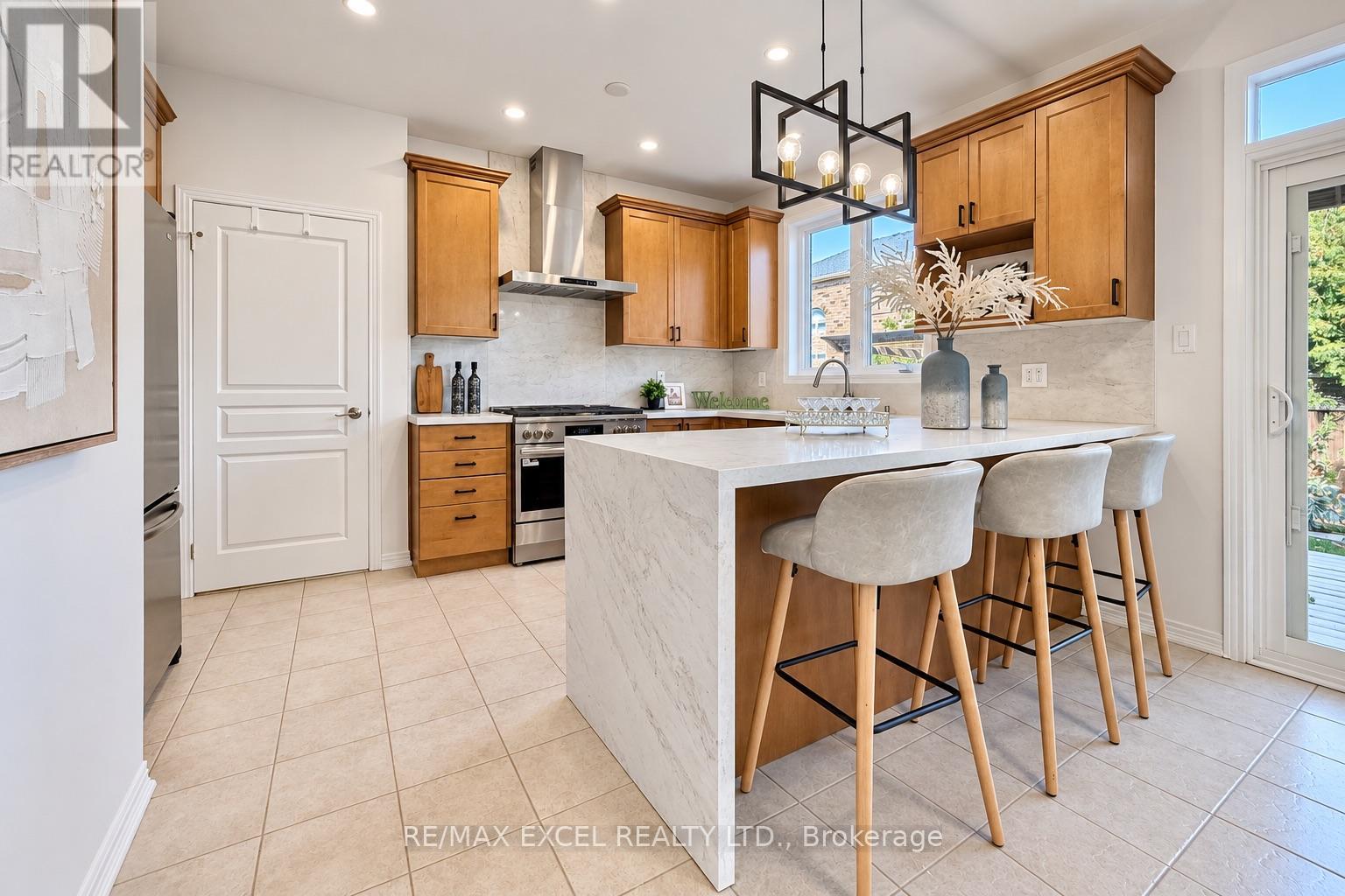 35 STONEHEATH CRESCENT - 13