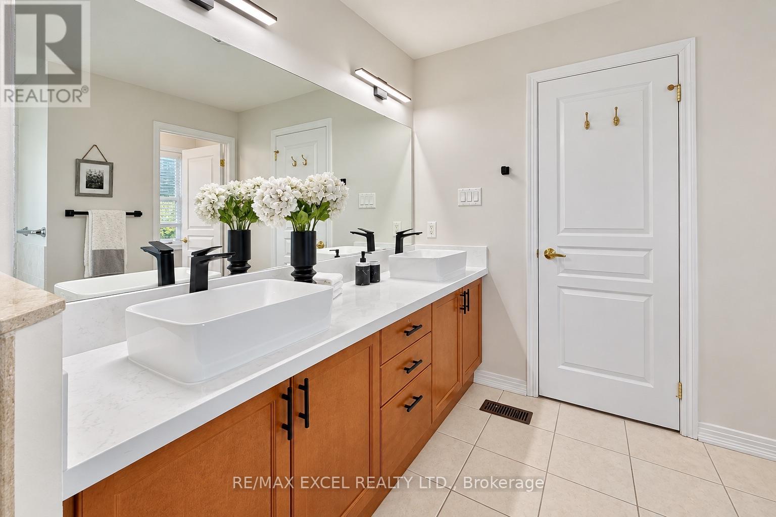 35 STONEHEATH CRESCENT - 24