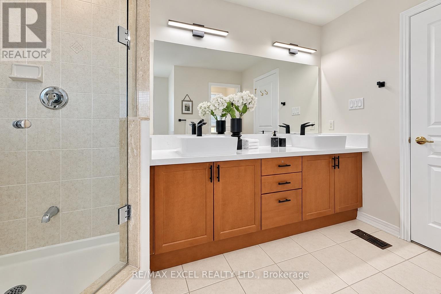 35 STONEHEATH CRESCENT - 25