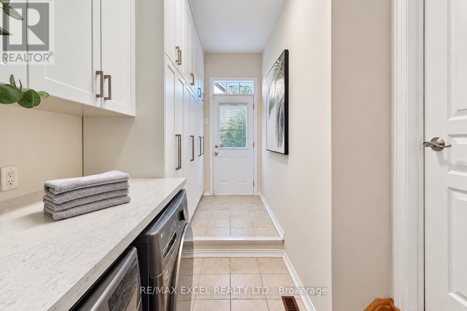 35 STONEHEATH CRESCENT - 43