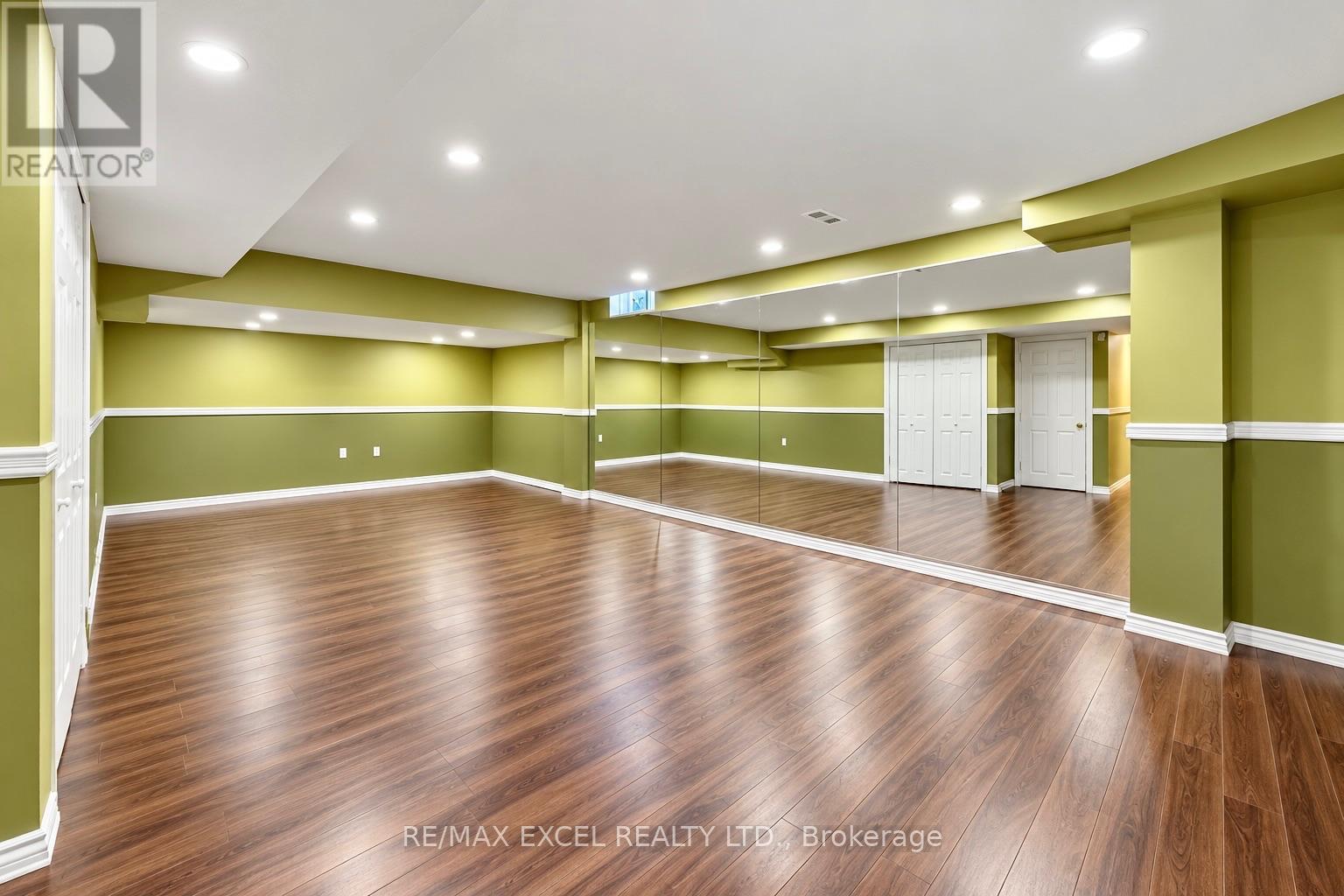 35 STONEHEATH CRESCENT - 44