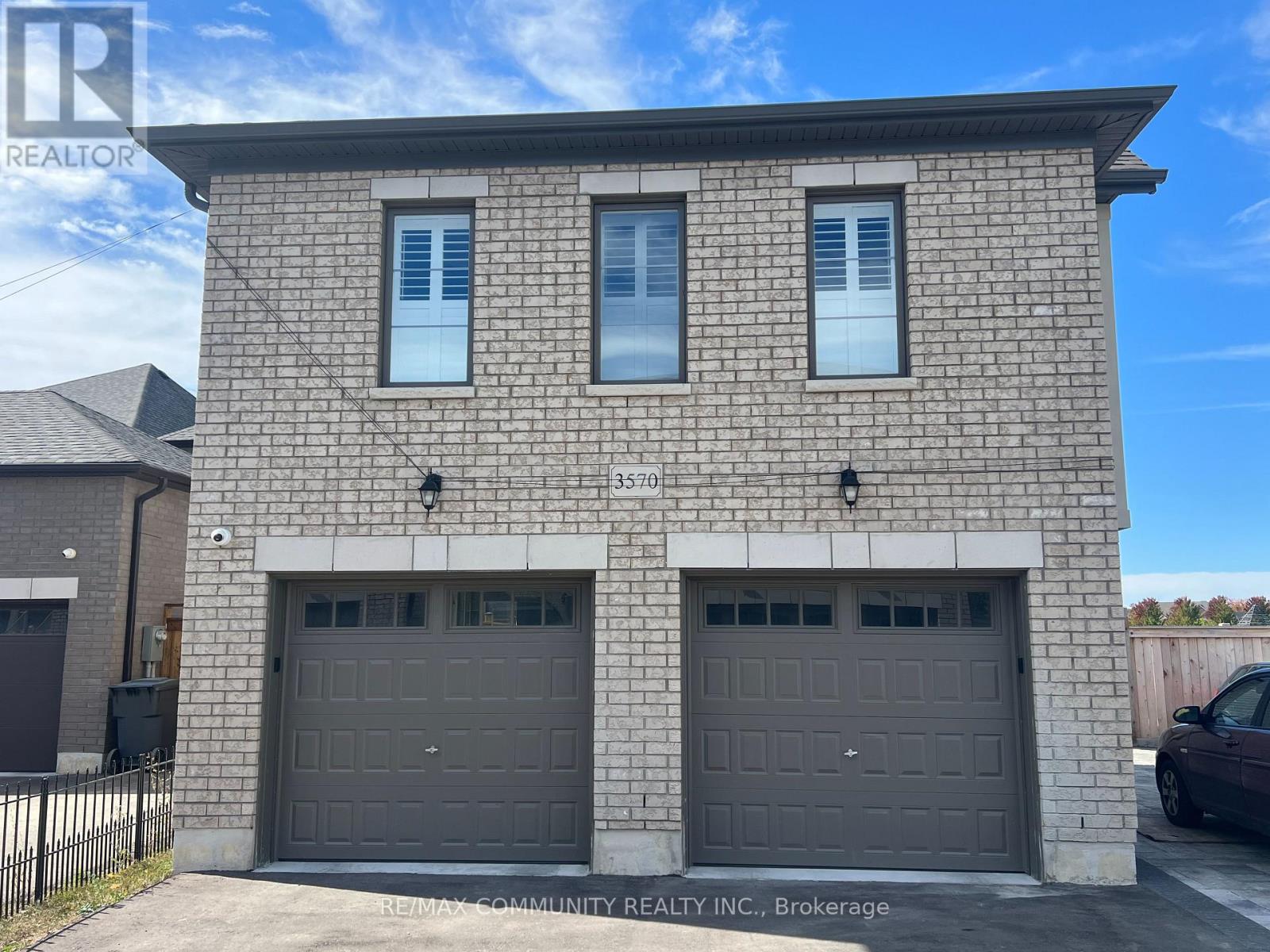 COACH HOUSE - 3570 BUR OAK AVENUE, Markham (Cornell)