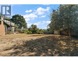 1321 Prillaman Ave, Saanich, BC V9E2C6 Photo 38