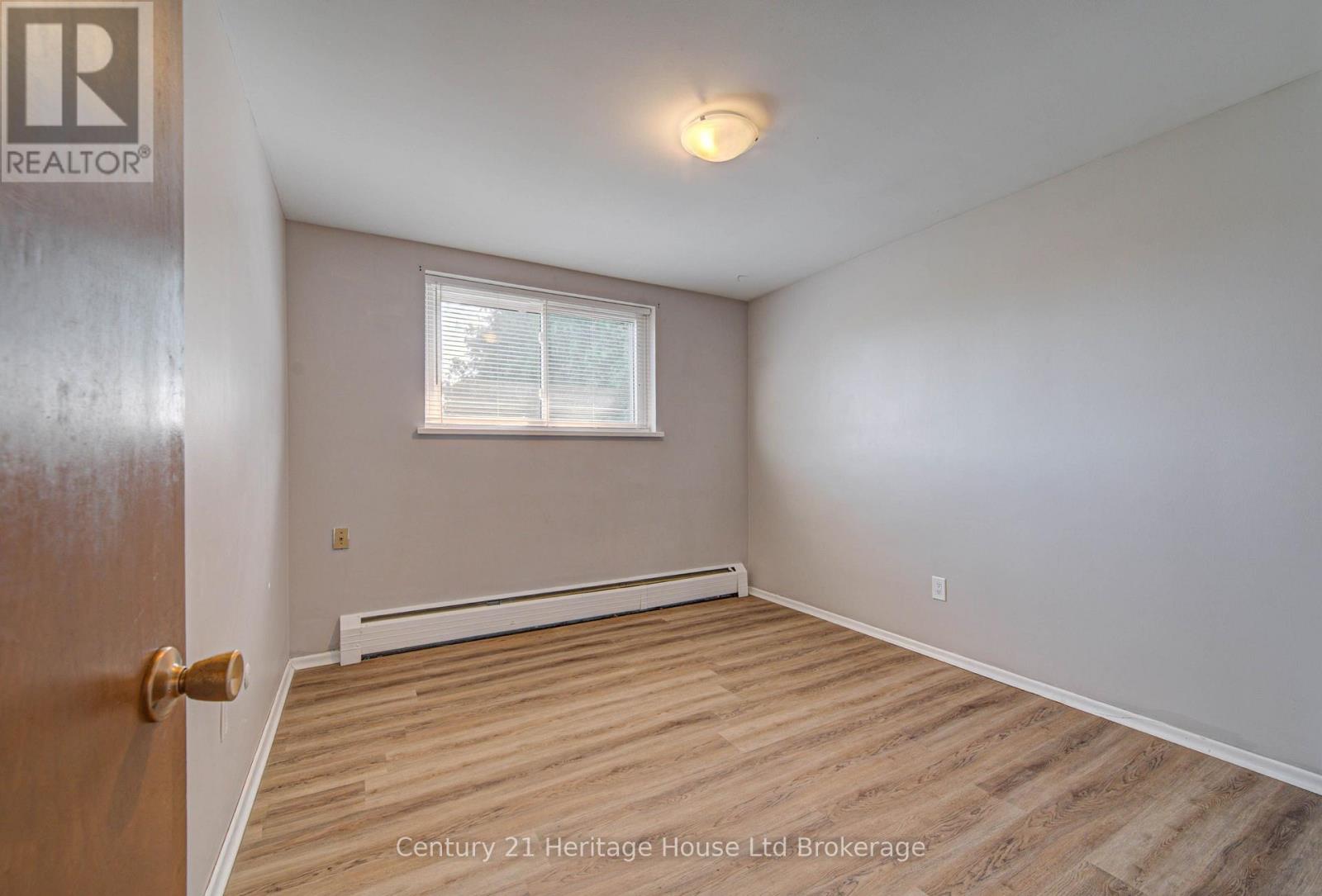 401 - 770 HUGHSON STREET, Woodstock (Woodstock - North) — photo 8