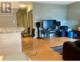 2304 - 909 Bay Street, Toronto, ON M5S3G2 Photo 10