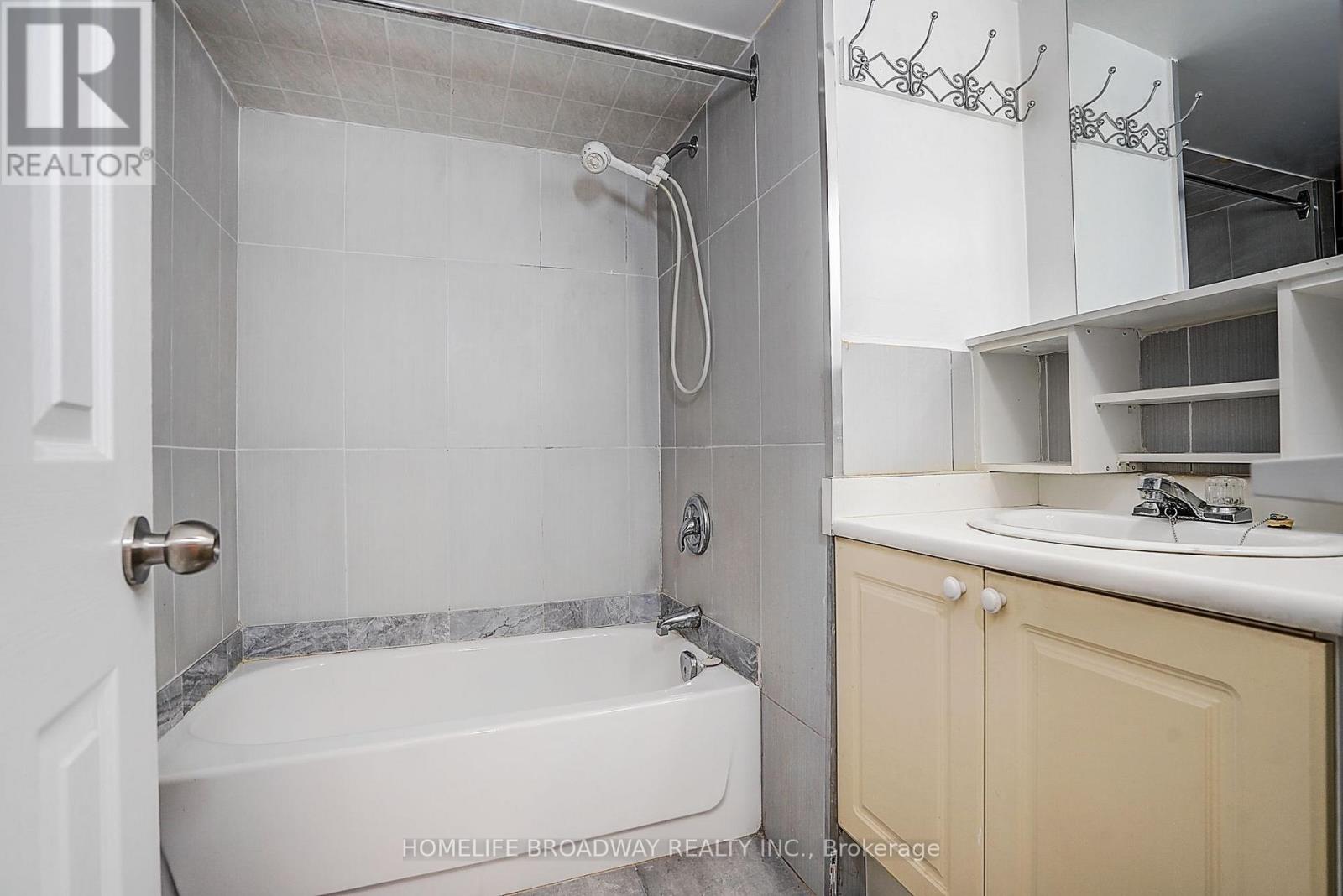 1069 DAVENPORT ROAD - 45