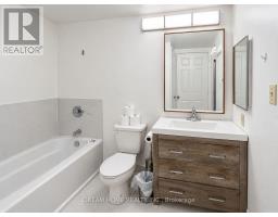1505 - 717 Bay Street, Toronto, ON M5G2J9 Photo 6