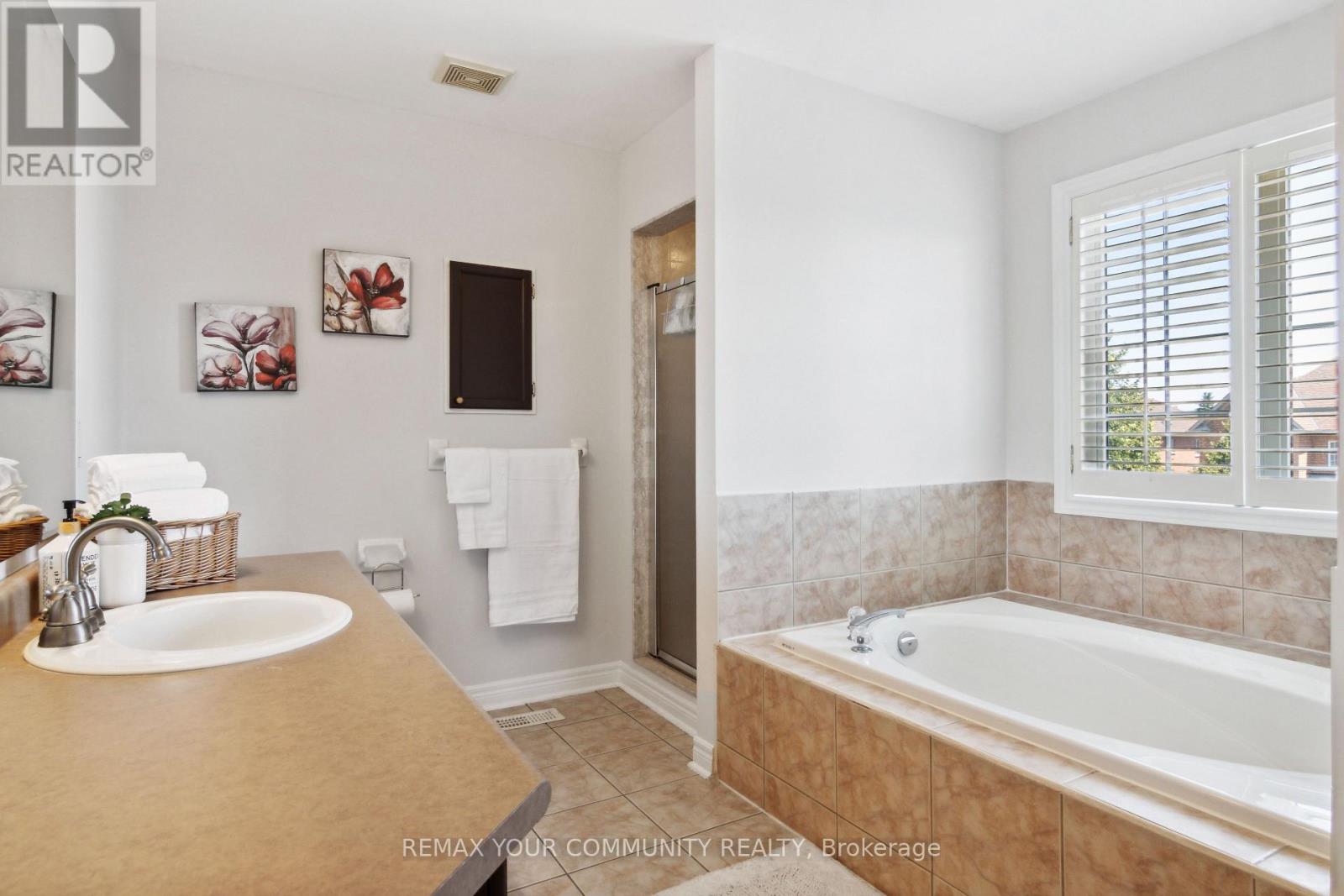 MAIN AND SECOND FLOOR - 39 LARK CRESCENT, Richmond Hill (Devonsleigh) — photo 10