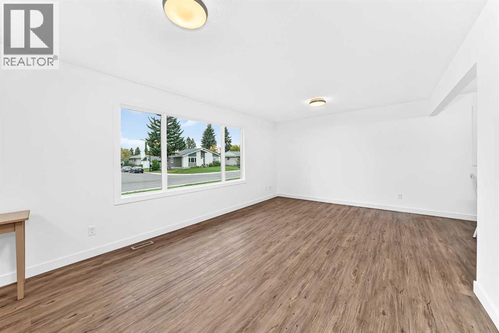 Listing photo – 30 Welliver Street, Red Deer