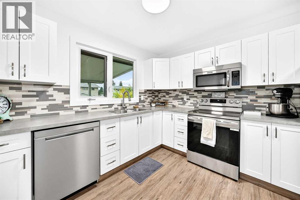 Listing photo – 30 Welliver Street, Red Deer