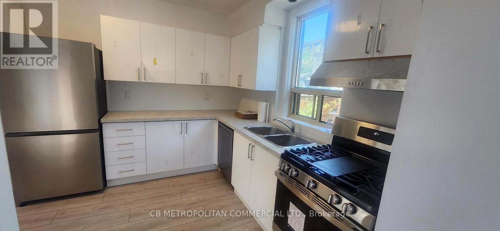 UPPER - 124 EVANS AVENUE, Toronto (Mimico) — photo 3