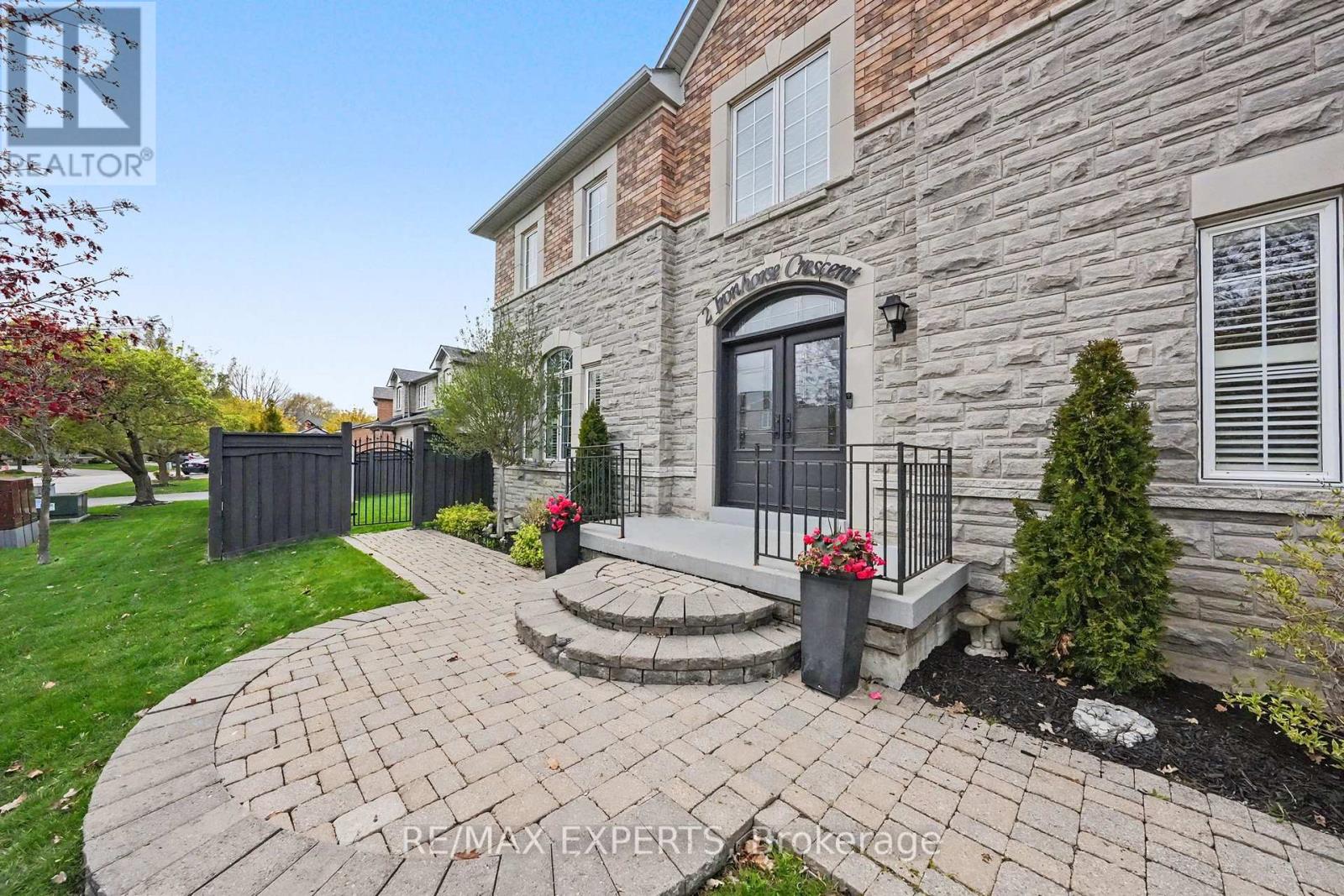 2 IRONHORSE CRESCENT, Caledon (Bolton West) — photo 6
