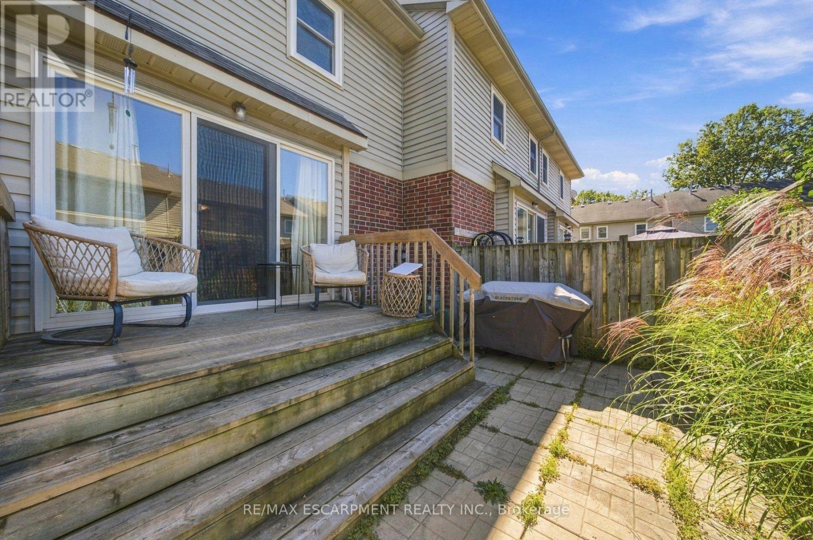 #47 55 KERMAN AVENUE - Image 32