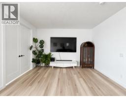 5pc Bathroom - 72 Calhoun View Ne, Calgary, AB T3P1T8 Photo 8