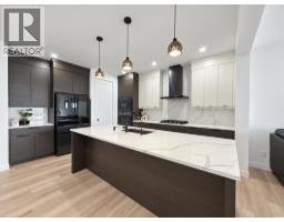 5pc Bathroom - 72 Calhoun View Ne, Calgary, AB T3P1T8 Photo 9