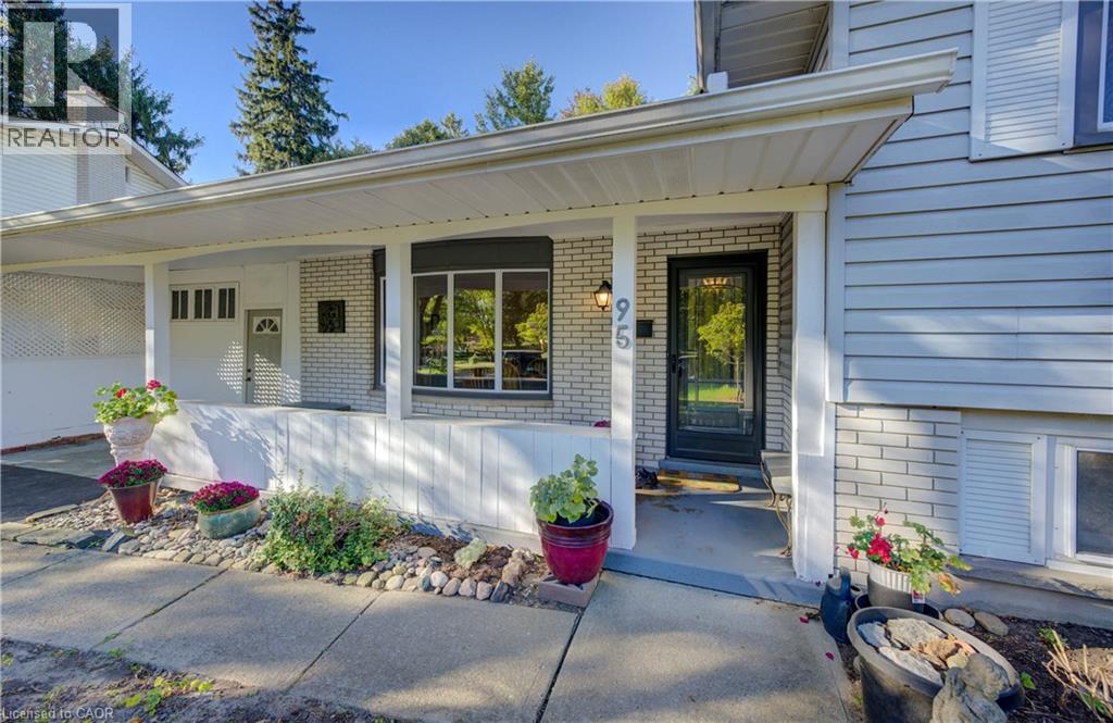 95 UPLANDS Drive — photo 2