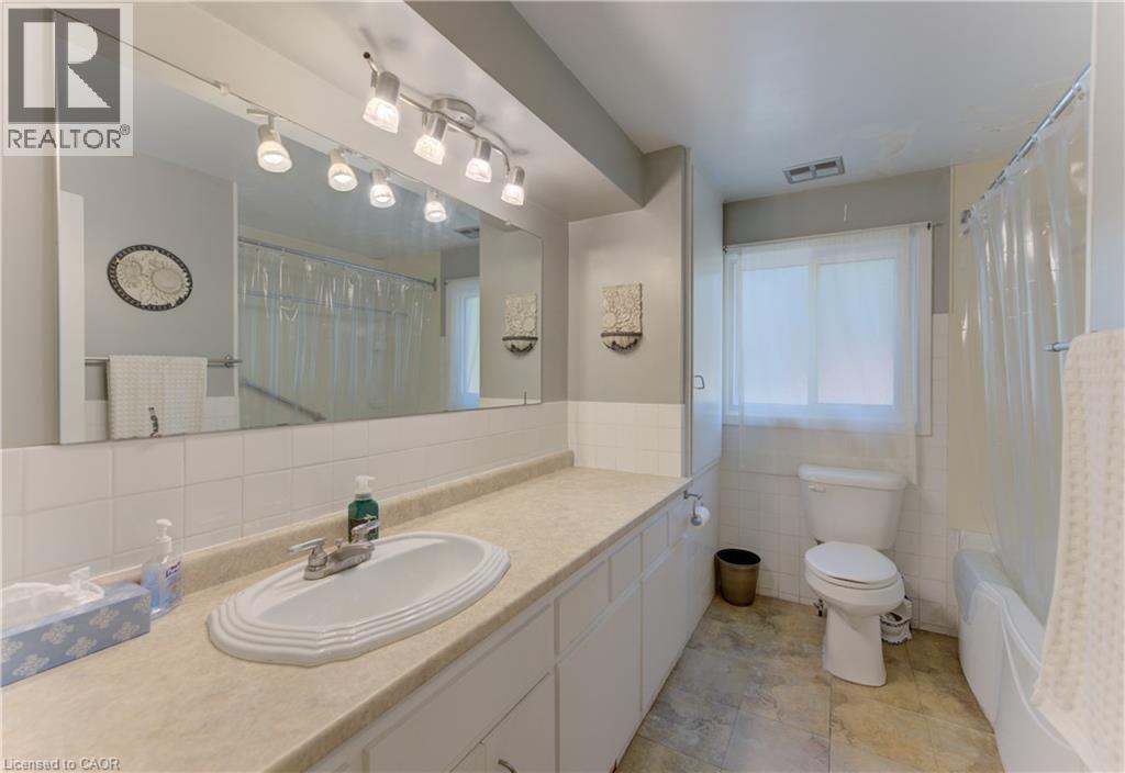 95 UPLANDS Drive - Image 20