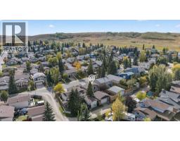 112 Beaconsfield Rise Nw, Calgary, AB T3K1X4 Photo 45