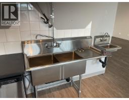 203 1058 Gibsons Way, Gibsons, BC V0N1V7 Photo 10
