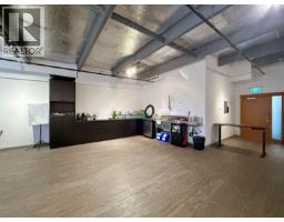 203 1058 Gibsons Way, Gibsons, BC V0N1V7 Photo 9
