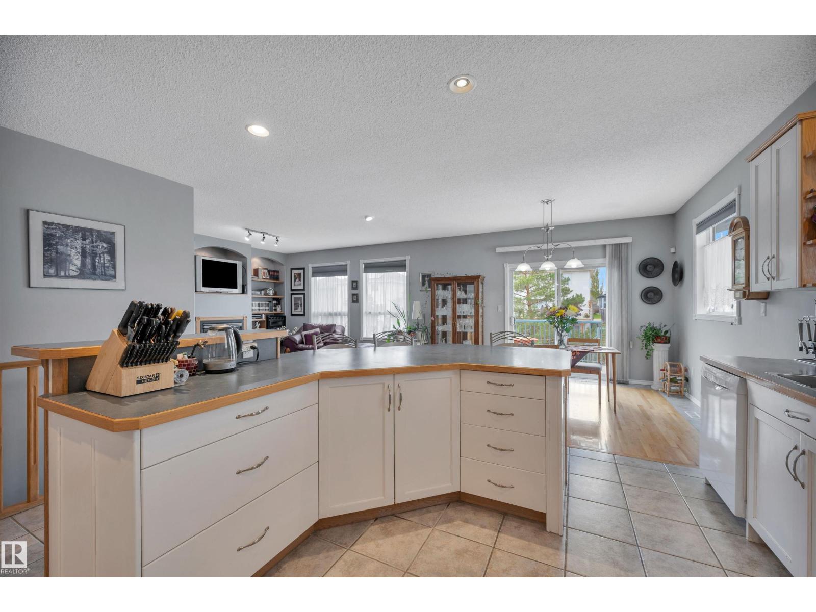 14932 136 ST NW - Image 16