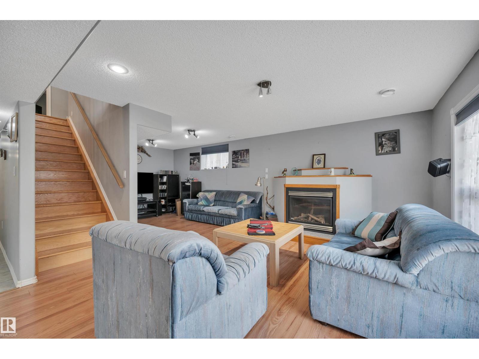 14932 136 ST NW - 30