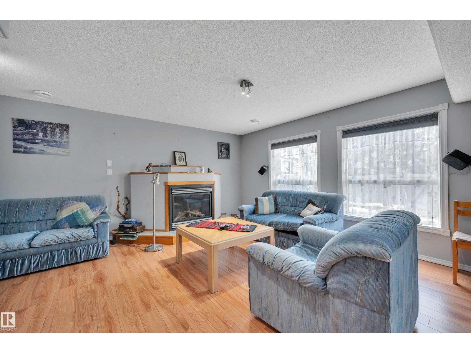 14932 136 ST NW - 31