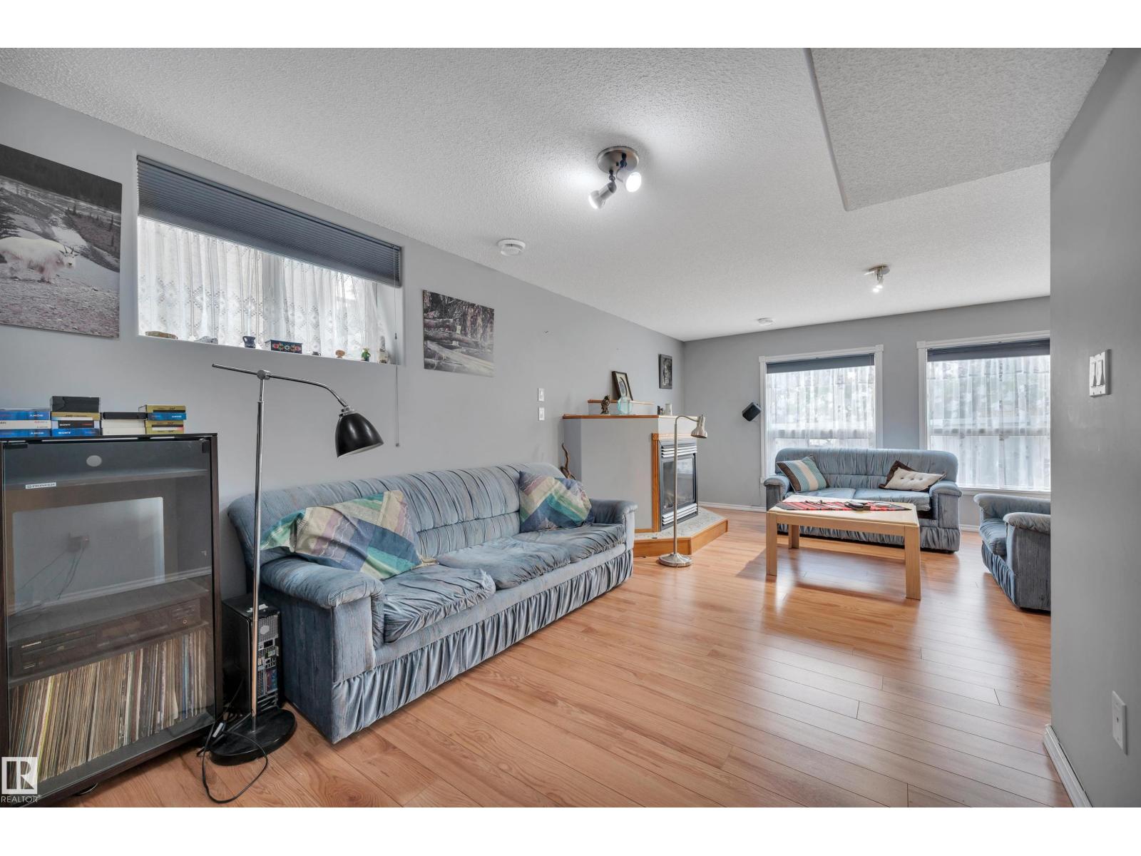 14932 136 ST NW - 34