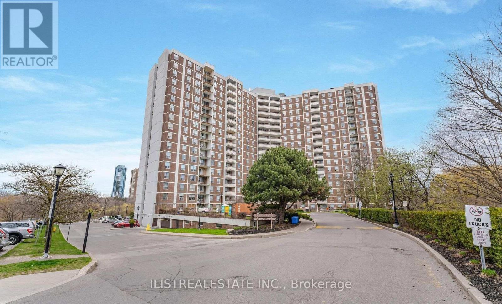 1808 - 20 EDGECLIFFE GOLFWAY, Toronto (Flemingdon Park)