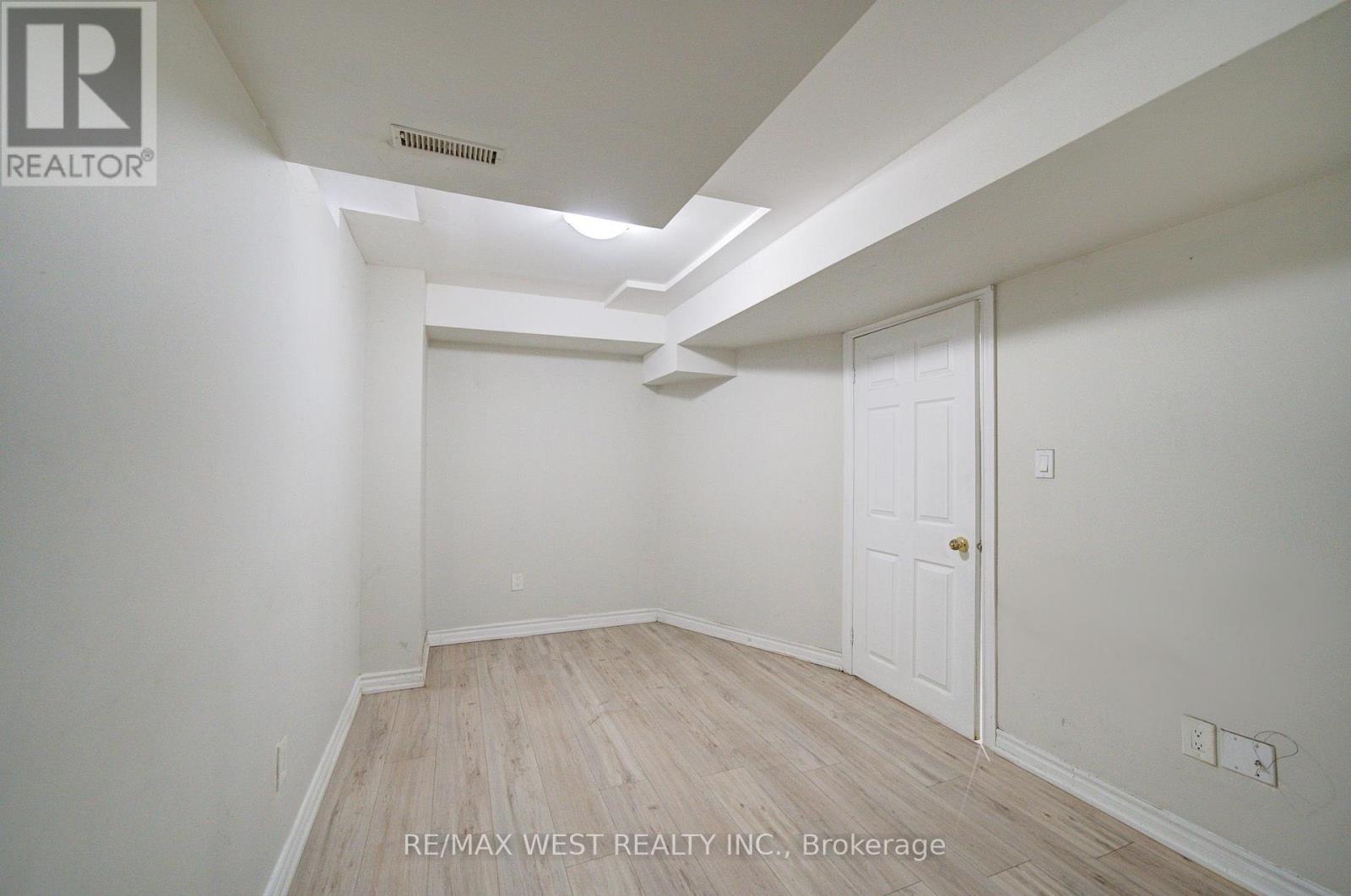 143 ALLWORTH CRESCENT - 24
