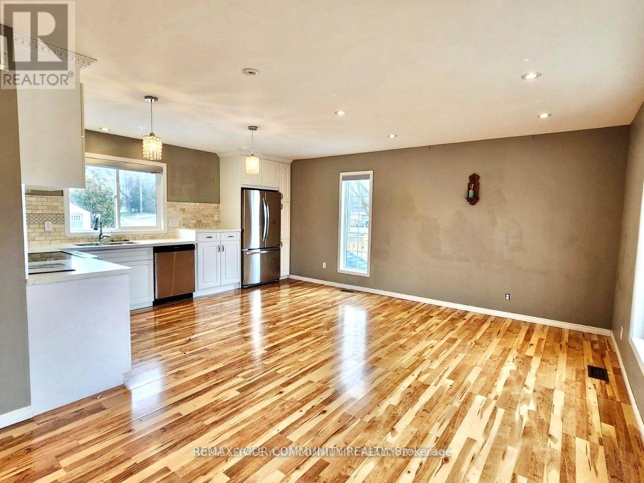 600 BROCK STREET S, Whitby (Downtown Whitby) — photo 2
