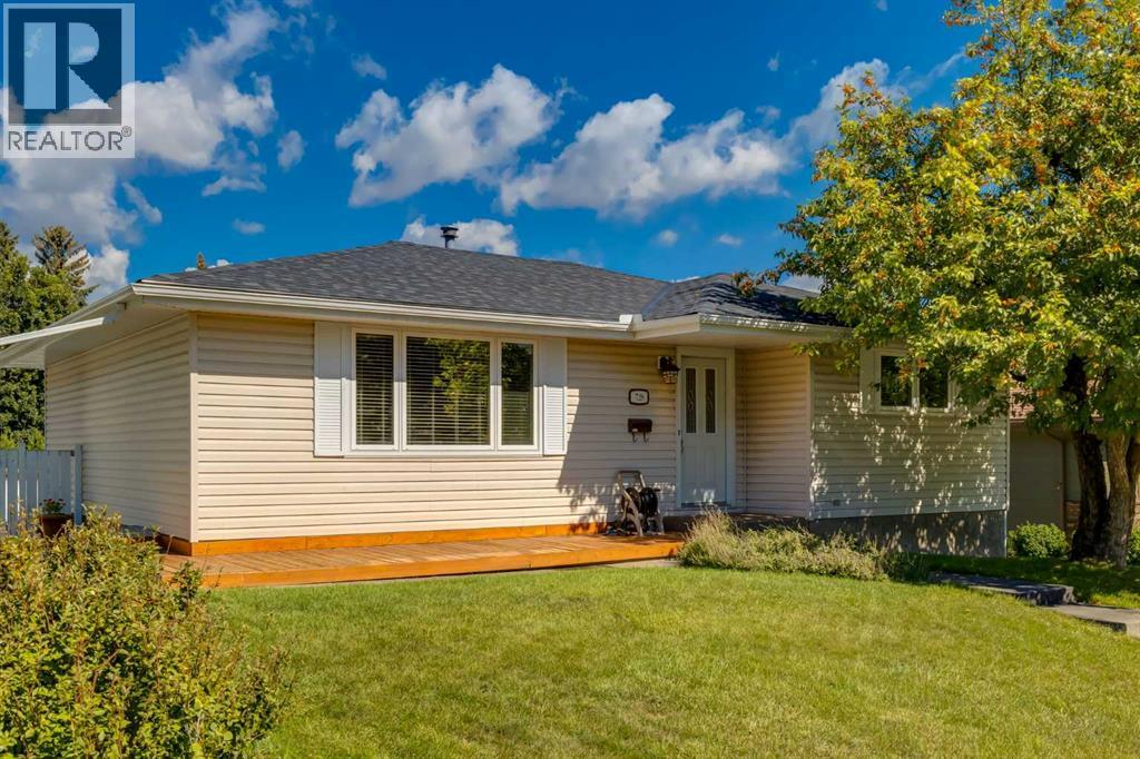 728 Canfield Place SW, Calgary