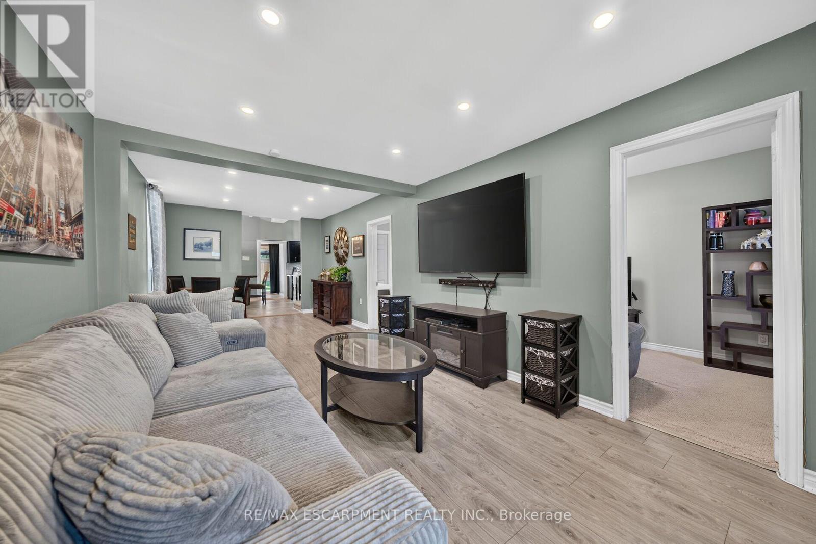 7 EAST 24TH STREET, Hamilton (Eastmount) — photo 7