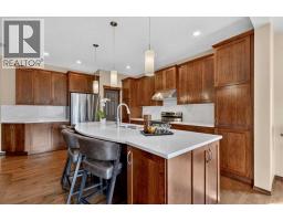 4pc Bathroom - 277 Evermeadow Avenue Sw, Calgary, AB T2Y0C5 Photo 15