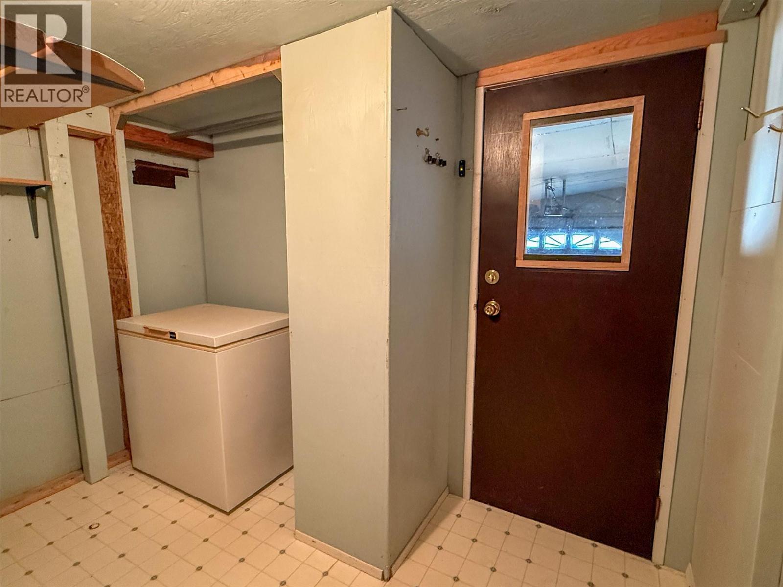 #8 7105 North Fork Road - 39
