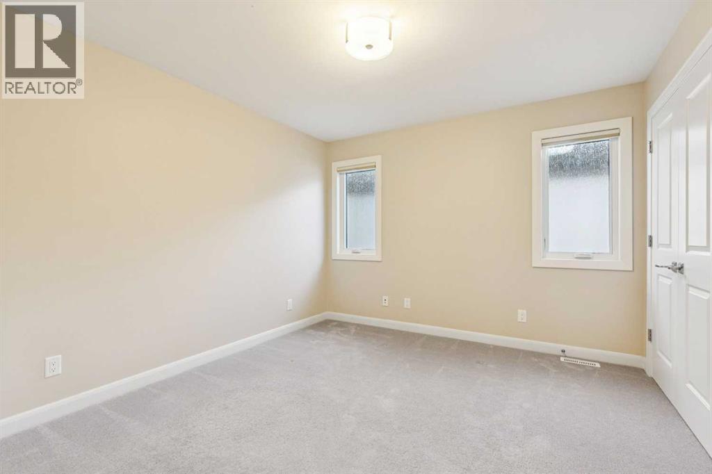 2022 43 Avenue SW - photo 24